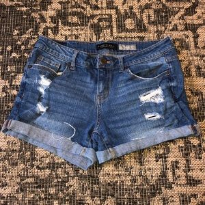 Size 6,  Aeropostale jean shorts!!